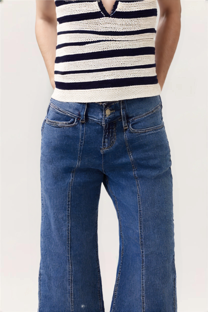 HIGH RISE FLARED JEANS