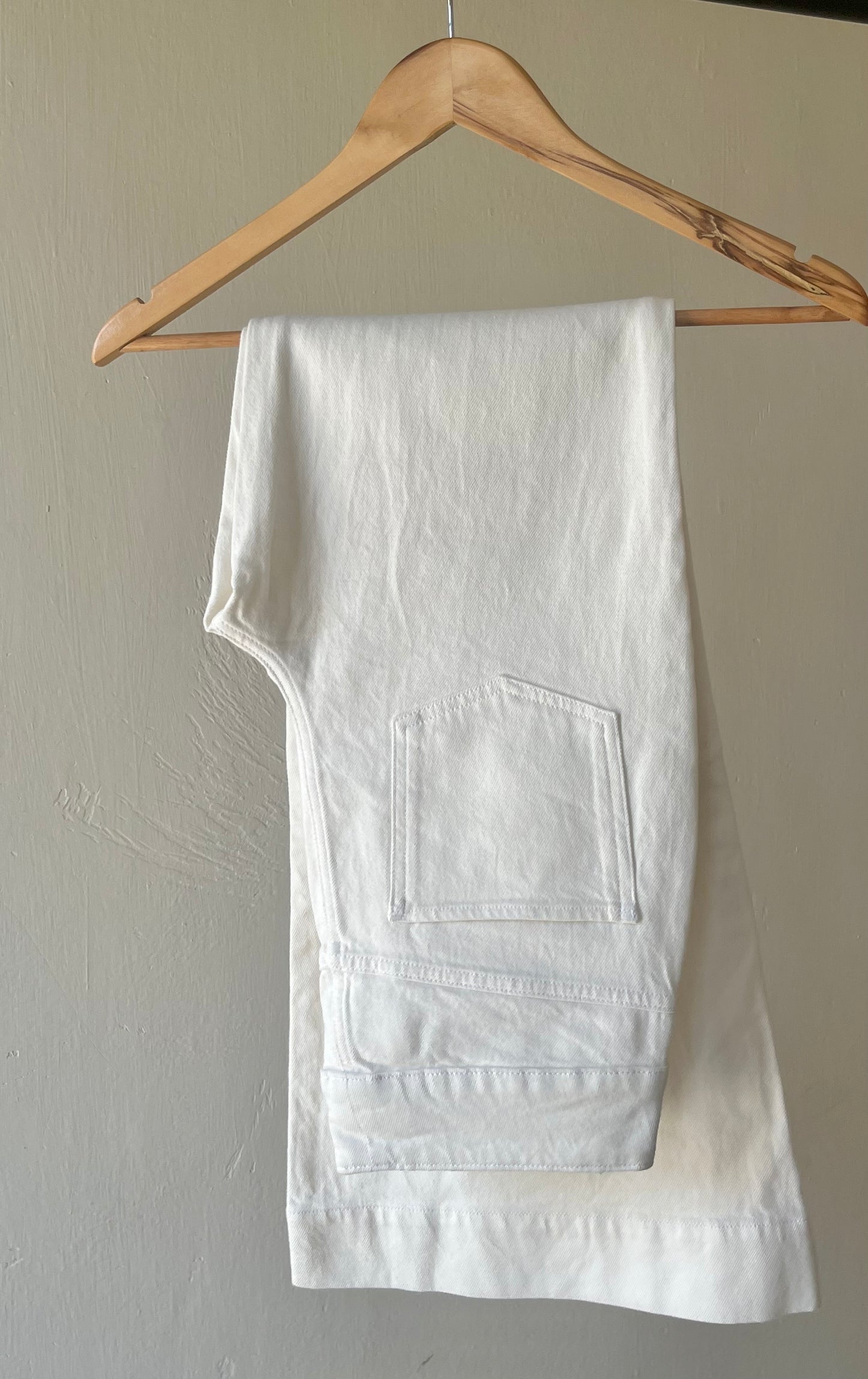 HIGH WAIST FLARED JEANS