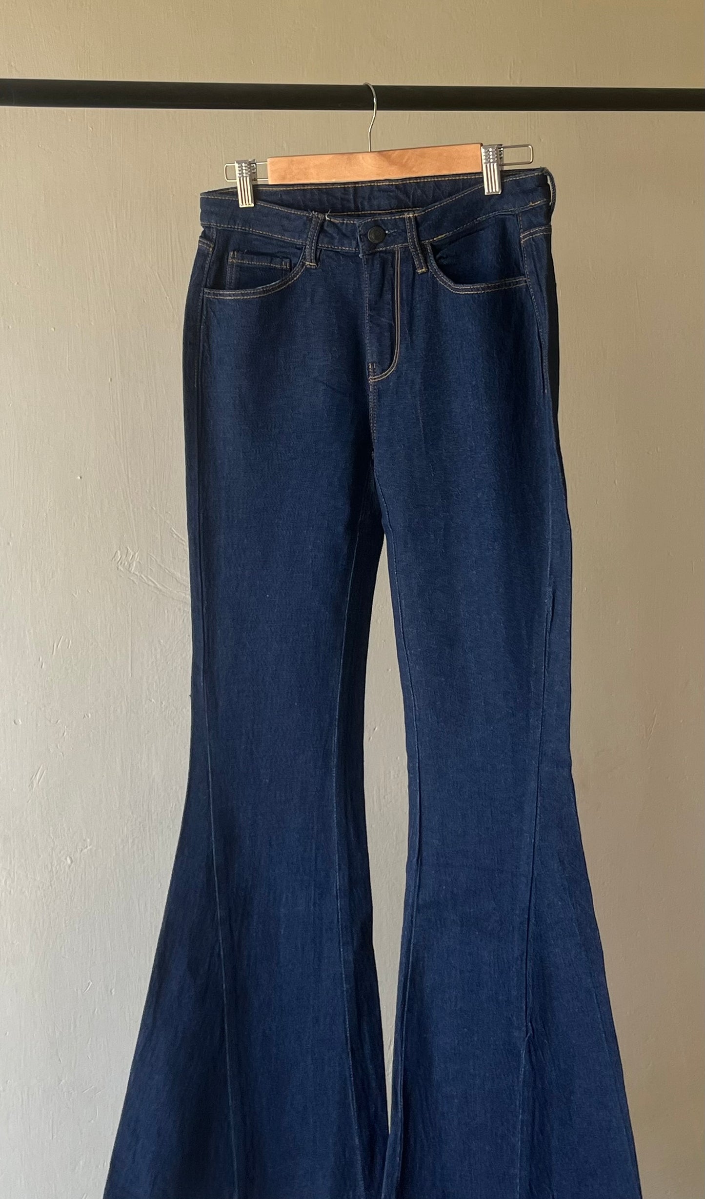 HIGH RISE FISH TAIL JEANS