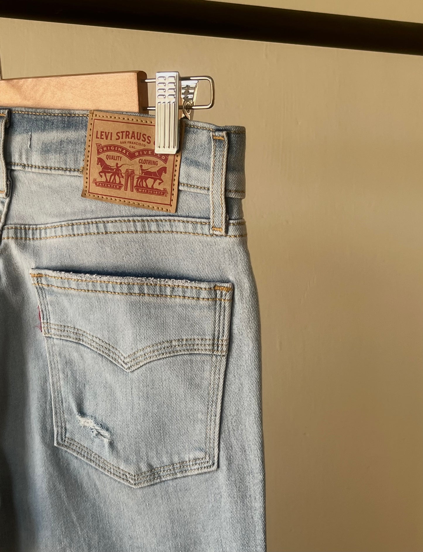 HIGH RISE FLARED BOYFRIEND JEANS