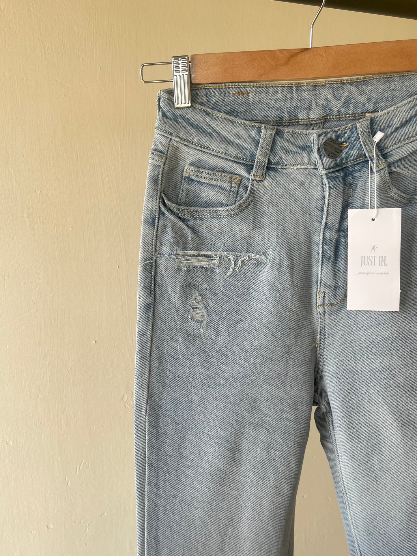 HIGH RISE FLARED BOYFRIEND JEANS