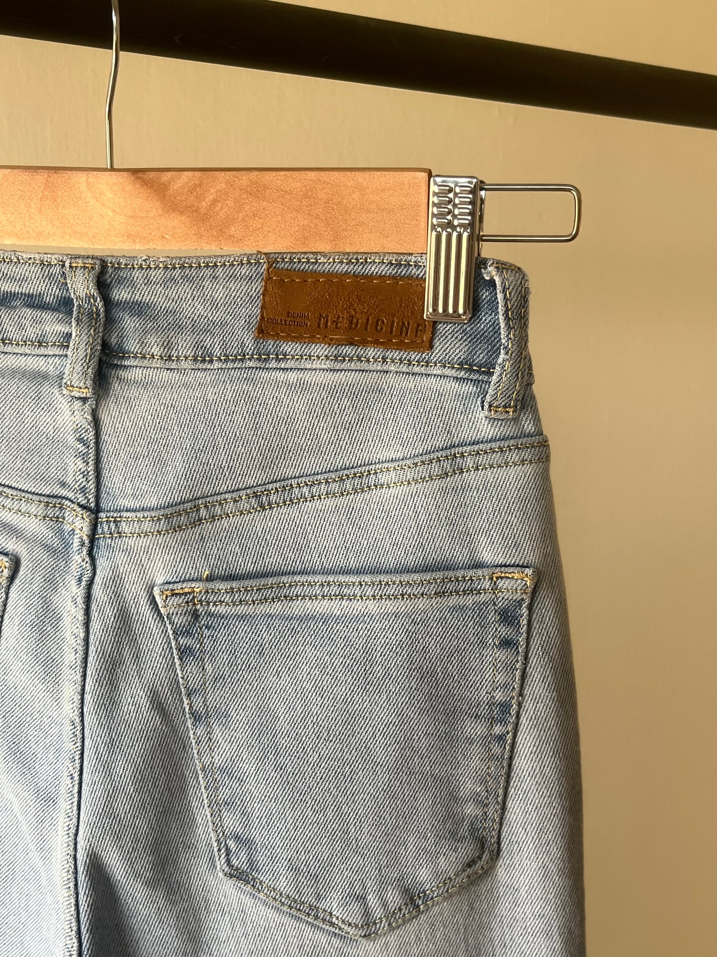 HIGH RISE FLARED BOYFRIEND JEANS