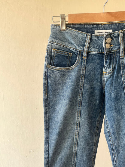 HIGH RISE FLARED JEANS