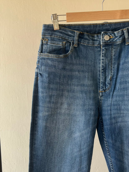 STRAIGHT JEANS