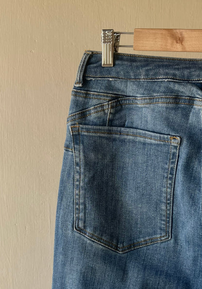 STRAIGHT JEANS