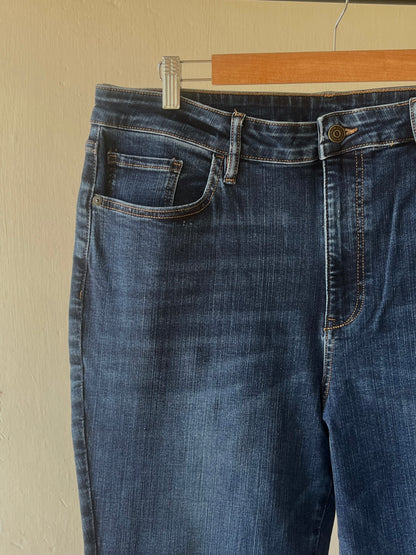 STRAIGHT JEANS