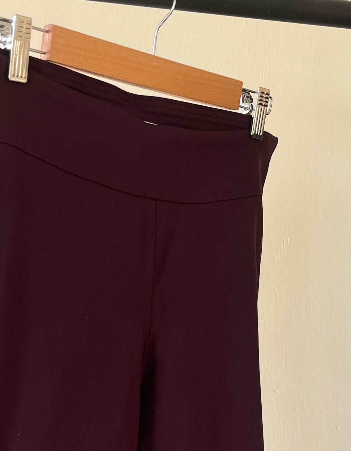 STRETCHABLE SLIM FIT PANTS