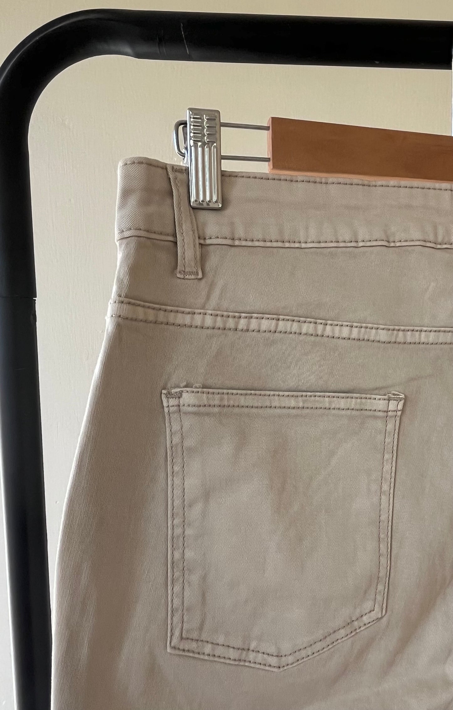 STRAIGHT JEANS
