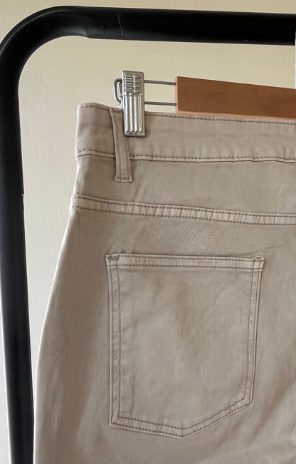 STRAIGHT JEANS