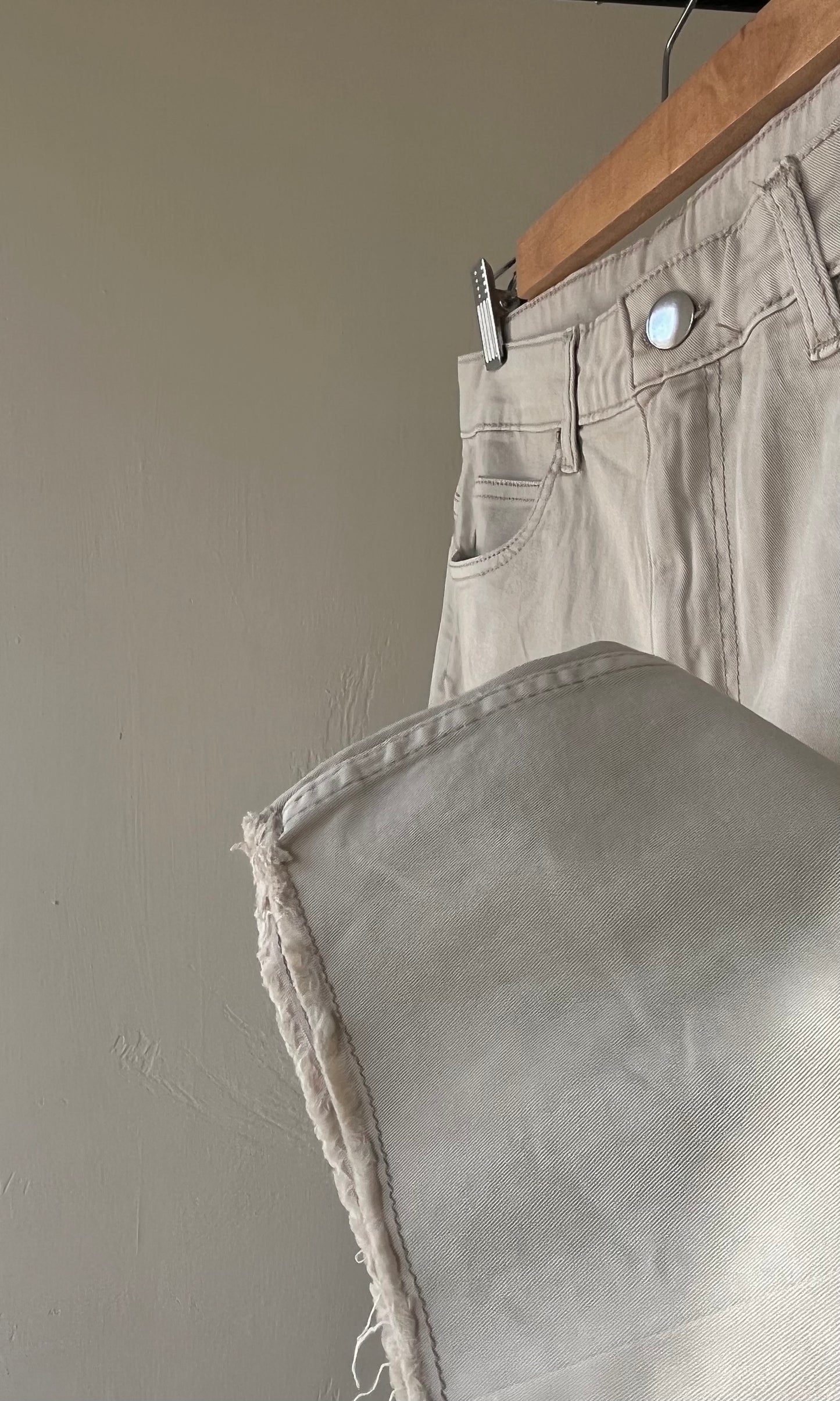 STRAIGHT JEANS