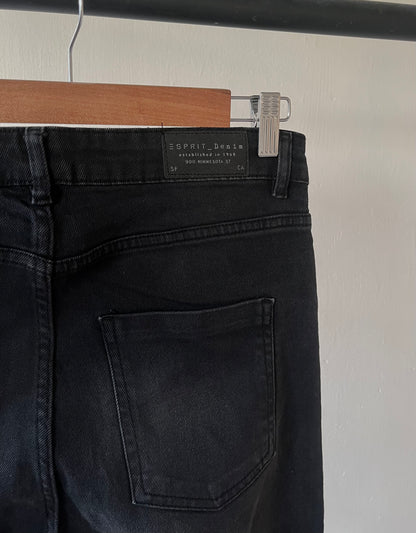 STRAIGHT JEANS