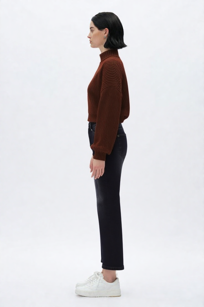 STRAIGHT JEANS